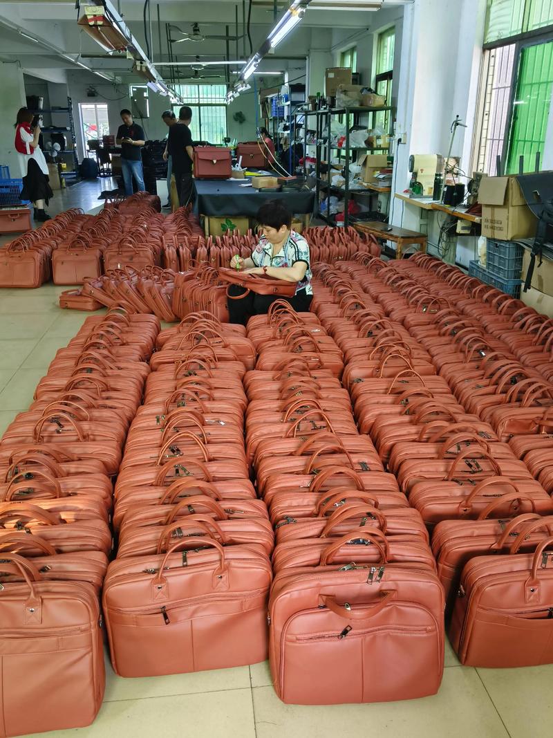 廣東迪先箱包工廠 十年專注研發(fā)生產(chǎn)，品質(zhì)與創(chuàng)新同行